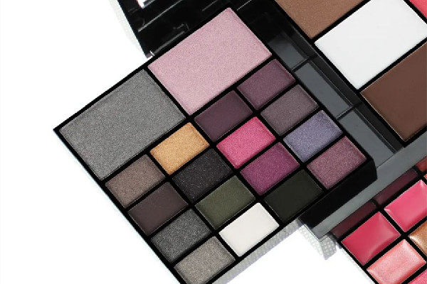 眼影有滑石粉安全嗎 眼影對眼影有沒有傷害 眼影有滑石粉安全嗎 眼影對眼影有沒有傷害