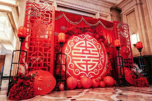 3胞胎姐妹同日出嫁場面轟動(dòng) 出嫁要準(zhǔn)備什么嫁妝 3胞胎姐妹同日出嫁場面轟動(dòng) 出嫁要準(zhǔn)備什么嫁妝