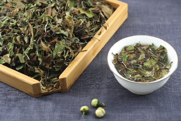 老白茶有霉味正常嗎 老白茶過(guò)期了還能喝嗎 老白茶有霉味正常嗎 老白茶過(guò)期了還能喝嗎