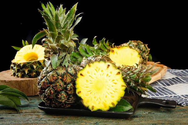 菠蘿不適合什么人吃 菠蘿可以減肥吃嗎 菠蘿不適合什么人吃 菠蘿可以減肥吃嗎