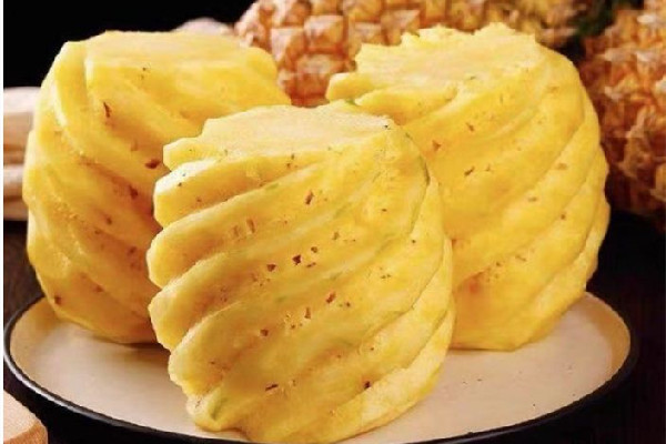 菠蘿會加重咳嗽嗎 菠蘿能用熱水泡著吃嗎 菠蘿會加重咳嗽嗎 菠蘿能用熱水泡著吃嗎