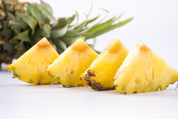 菠蘿刺激胃嗎 菠蘿吃多了會拉肚子嗎 菠蘿刺激胃嗎 菠蘿吃多了會拉肚子嗎