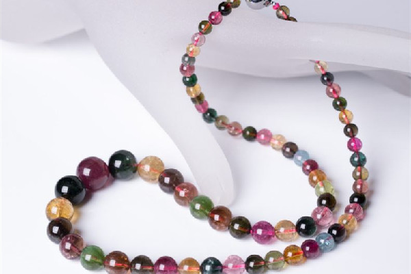 碧璽的種類有哪些 碧璽會有裂紋和棉絮嗎 碧璽的種類有哪些 碧璽會有裂紋和棉絮嗎