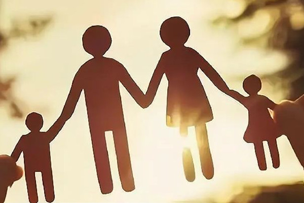 父母不給買(mǎi)鞋28歲女兒瞬間崩潰 父母和子女怎么相處好 父母不給買(mǎi)鞋28歲女兒瞬間崩潰 父母和子女怎么相處好