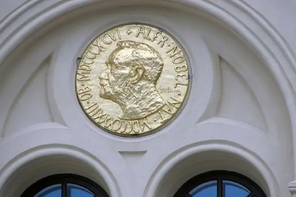 代表稱不要太在乎諾貝爾文學(xué)獎 諾貝爾文學(xué)獎的評判標(biāo)準