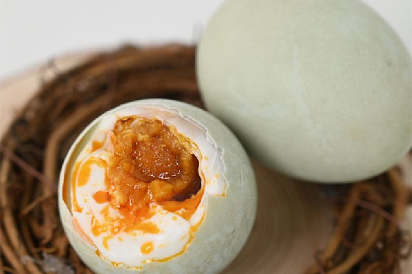 臺灣鴨蛋價格創(chuàng)歷史新高 鴨蛋和雞蛋誰的營養(yǎng)價值高 臺灣鴨蛋價格創(chuàng)歷史新高 鴨蛋和雞蛋誰的營養(yǎng)價值高