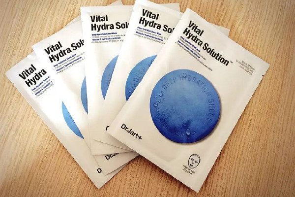 貼片面膜和涂抹面膜哪個(gè)效果好 貼片面膜和涂抹面膜可以一起用嗎 貼片面膜和涂抹面膜哪個(gè)效果好 貼片面膜和涂抹面膜可以一起用嗎