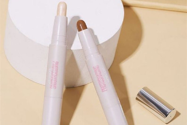 高光棒和修容棒區(qū)別 高光棒和修容棒一樣嗎 高光棒和修容棒區(qū)別 高光棒和修容棒一樣嗎