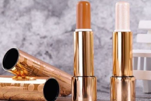 高光棒在散粉前還是散粉后 高光棒是液體好還是膏體好 高光棒在散粉前還是散粉后 高光棒是液體好還是膏體好