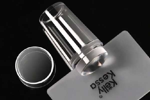 美甲印章怎么使用 美甲印章的作用 美甲印章怎么使用 美甲印章的作用