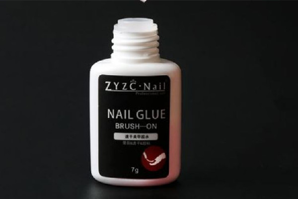 美甲膠水對(duì)指甲有害嗎 美甲膠水會(huì)腐蝕指甲嗎 美甲膠水對(duì)指甲有害嗎 美甲膠水會(huì)腐蝕指甲嗎