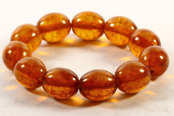 琥珀手串價格一般多少 琥珀手串有收藏價值嗎 琥珀手串價格一般多少 琥珀手串有收藏價值嗎