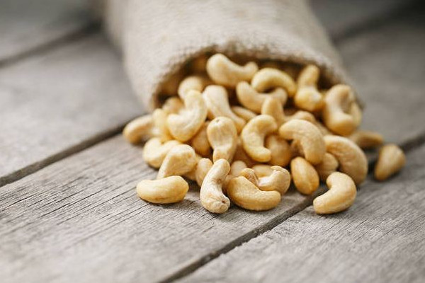 腰果要烤多久才熟 腰果怎么烤能又脆又香 腰果要烤多久才熟 腰果怎么烤能又脆又香