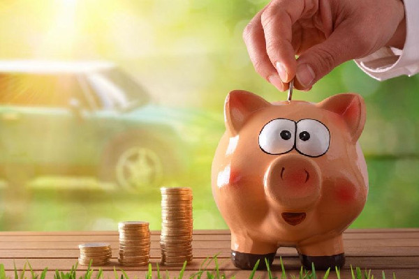 女生月薪8千花15稱存兩百萬退休 每個月存多少錢合適 女生月薪8千花15稱存兩百萬退休 每個月存多少錢合適