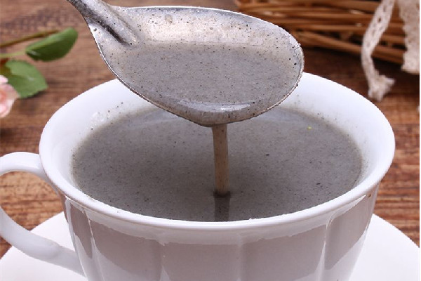 黑芝麻糊用開(kāi)水沖還是溫水 黑芝麻糊用牛奶沖好嗎 黑芝麻糊用開(kāi)水沖還是溫水 黑芝麻糊用牛奶沖好嗎