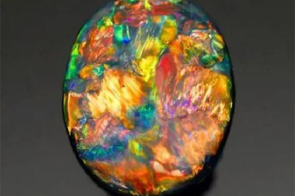 歐泊石什么顏色最貴 歐泊石有哪些顏色 歐泊石什么顏色最貴 歐泊石有哪些顏色