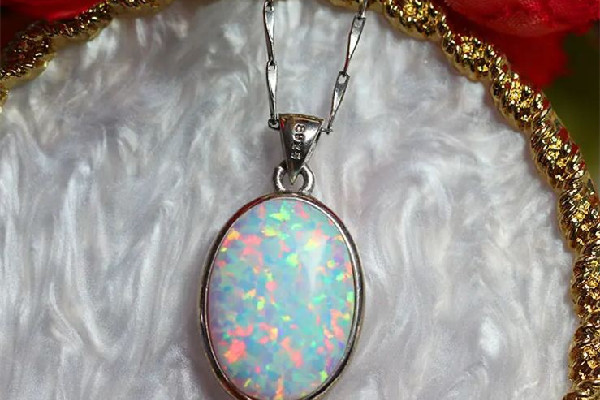 歐泊石戴久了會怎樣 歐泊石會退火彩嗎 歐泊石戴久了會怎樣 歐泊石會退火彩嗎