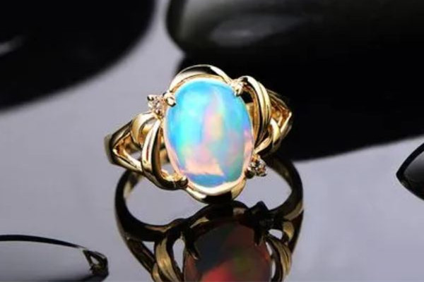 歐泊石和鉆石哪個貴 歐泊石和蛋白石區(qū)別 歐泊石和鉆石哪個貴 歐泊石和蛋白石區(qū)別