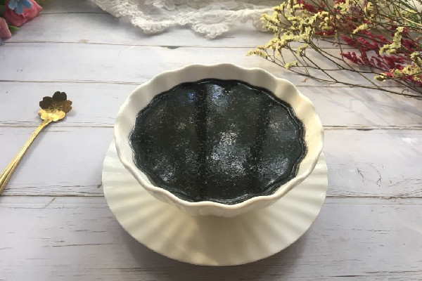 黑芝麻糊泡出來是紫色的正常嗎 黑芝麻糊泡出來稠的好還是稀的好 黑芝麻糊泡出來是紫色的正常嗎 黑芝麻糊泡出來稠的好還是稀的好