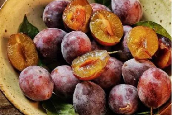 西梅的功效和作用 西梅對肝臟有好處嗎 西梅的功效和作用 西梅對肝臟有好處嗎