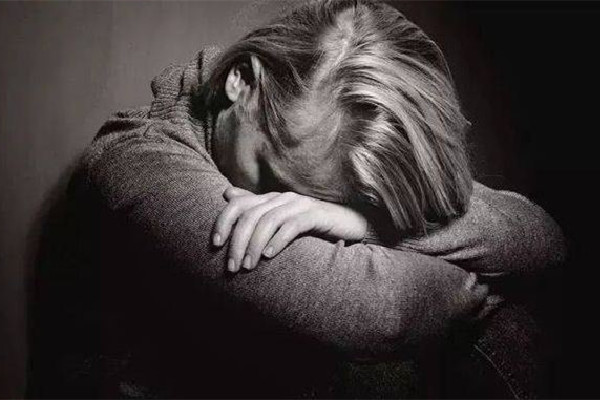 戀愛中的大學生抑郁得分最低 抑郁癥和什么因素有關 戀愛中的大學生抑郁得分最低 抑郁癥和什么因素有關