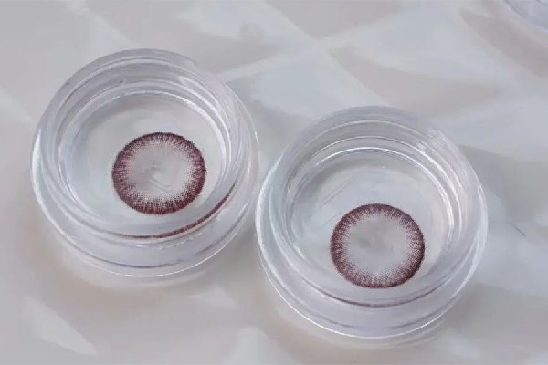 美瞳掉地上還能戴嗎 美瞳掉地上怎么清潔 美瞳掉地上還能戴嗎 美瞳掉地上怎么清潔