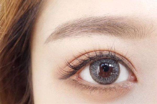 美瞳一天佩戴多久最好 美瞳戴久了對眼睛有什么樣傷害 美瞳一天佩戴多久最好 美瞳戴久了對眼睛有什么樣傷害