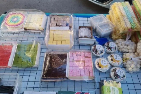 夜市擺攤?cè)杖?000他們?yōu)槭裁床恍?擺攤可以賺錢嗎