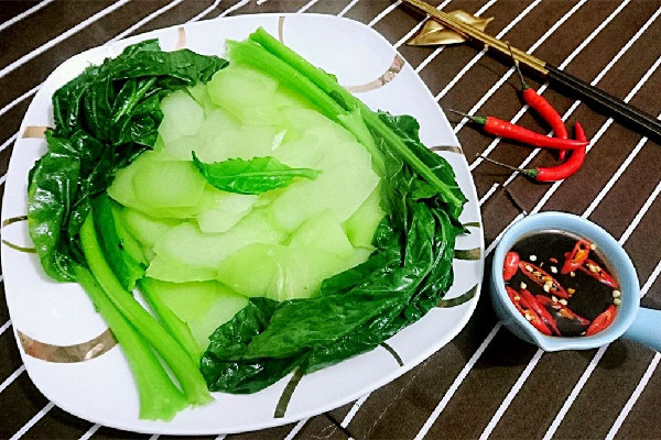 高?；貞?yīng)老人82元只買倆素菜 素菜吃多了會不會胖