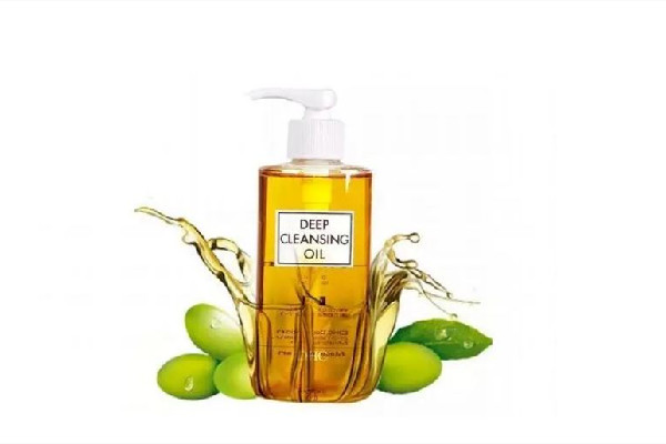 卸妝油卸的干凈嗎 卸妝油會(huì)使肌膚層角質(zhì)層變薄嗎 卸妝油卸的干凈嗎 卸妝油會(huì)使肌膚層角質(zhì)層變薄嗎