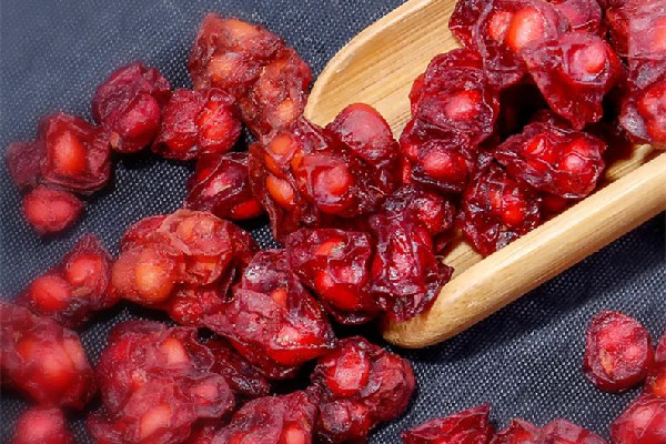 五味子怎么吃效果好 五味子可以吃進肚子里嗎 五味子怎么吃效果好 五味子可以吃進肚子里嗎