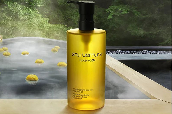 卸妝油對皮膚有刺激嗎 卸妝油對皮膚有什么傷害 卸妝油對皮膚有刺激嗎 卸妝油對皮膚有什么傷害