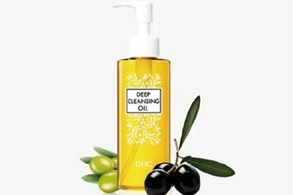 卸妝油用了還要用洗面奶嗎 卸妝油用什么洗掉 卸妝油用了還要用洗面奶嗎 卸妝油用什么洗掉