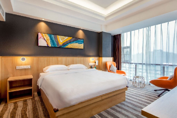 情侶住酒店小伙半夜被陌生男摸醒 住酒店有陌生人進房價如何處理 情侶住酒店小伙半夜被陌生男摸醒 住酒店有陌生人進房價如何處理