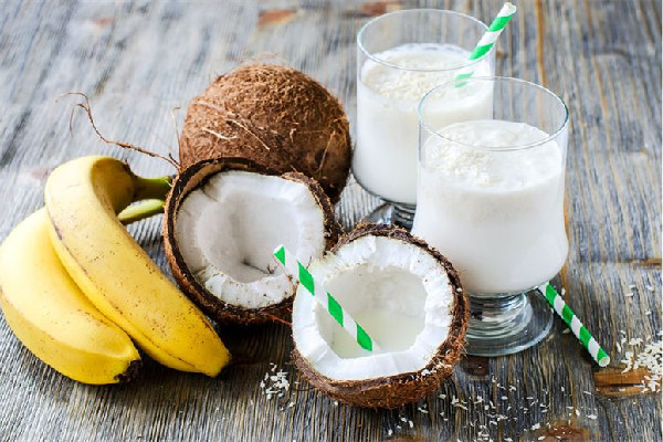 椰奶要加牛奶嗎 椰奶和牛奶哪個(gè)更營養(yǎng)些 椰奶要加牛奶嗎 椰奶和牛奶哪個(gè)更營養(yǎng)些