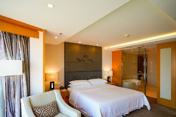 情侶住酒店小伙半夜被陌生男摸醒 住酒店有陌生人進(jìn)房價(jià)如何處理