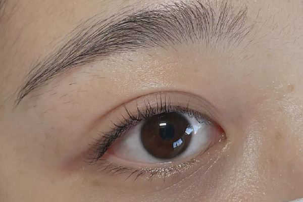 女生用發(fā)卡燙睫毛眼球燙個(gè)泡 燙睫毛對(duì)睫毛傷害大嗎 女生用發(fā)卡燙睫毛眼球燙個(gè)泡 燙睫毛對(duì)睫毛傷害大嗎