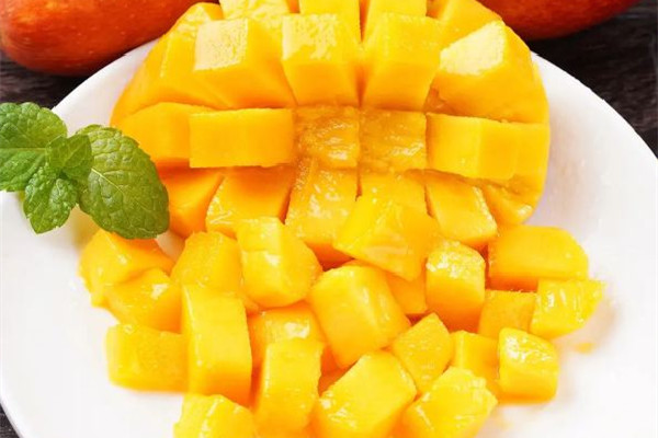 芒果有點黑了還能吃嗎 芒果為什么長黑斑 芒果有點黑了還能吃嗎 芒果為什么長黑斑