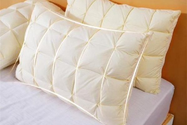 羽絨枕頭會塌嗎 羽絨枕頭塌了怎么辦 羽絨枕頭會塌嗎 羽絨枕頭塌了怎么辦