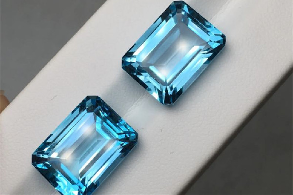 托帕石的寓意和象征 托帕石適合什么屬相戴 托帕石的寓意和象征 托帕石適合什么屬相戴