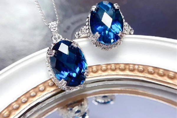 托帕石的顏色等級 托帕石買什么樣的好 托帕石的顏色等級 托帕石買什么樣的好