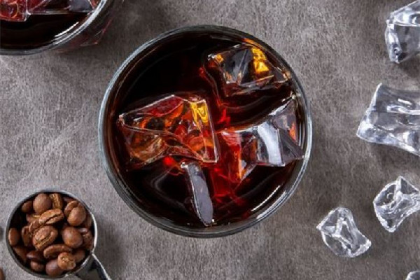 咖啡液用冷水還是熱水沖 咖啡液用什么牛奶泡比較好 咖啡液用冷水還是熱水沖 咖啡液用什么牛奶泡比較好