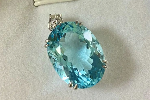 托帕石是什么寶石 托帕石是天然的還是人工的 托帕石是什么寶石 托帕石是天然的還是人工的