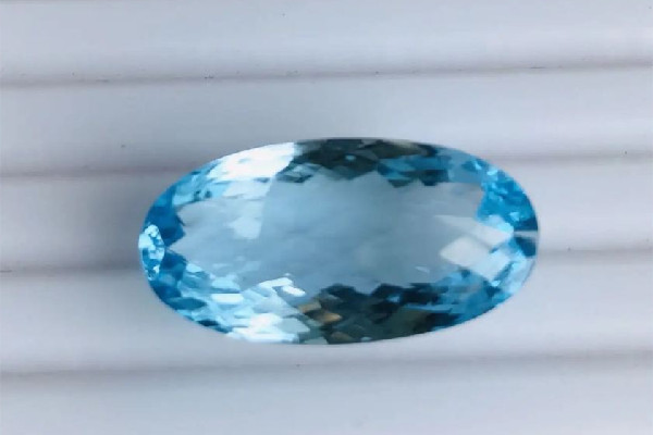 托帕石的顏色等級 托帕石買什么樣的好 托帕石的顏色等級 托帕石買什么樣的好