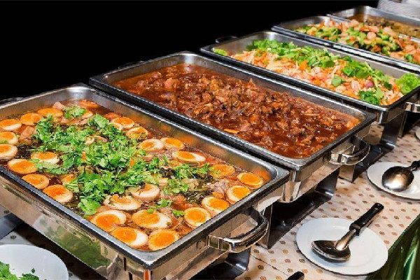 兩女子為吃自助餐回本被行拘 自助餐可以打包帶走嗎 兩女子為吃自助餐回本被行拘 自助餐可以打包帶走嗎