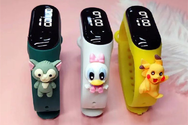 電子手環(huán)怎么充電 電子手環(huán)充電多長(zhǎng)時(shí)間 電子手環(huán)怎么充電 電子手環(huán)充電多長(zhǎng)時(shí)間