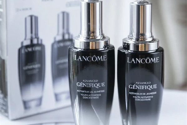 蘭蔻精華液和雅詩蘭黛精華液哪個好 蘭蔻精華液是精華液嗎 蘭蔻精華液和雅詩蘭黛精華液哪個好 蘭蔻精華液是精華液嗎