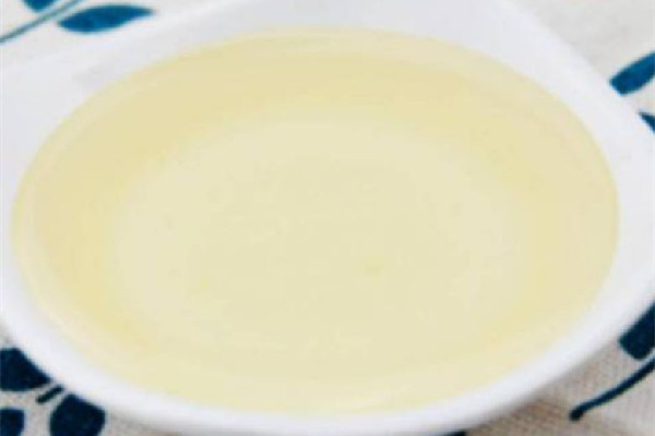 槐花蜜結(jié)晶了怎么辦 槐花蜜結(jié)晶了是不是假的 槐花蜜結(jié)晶了怎么辦 槐花蜜結(jié)晶了是不是假的