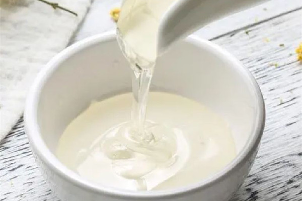 槐花蜜是結(jié)晶的好還是不結(jié)晶的好 槐花蜜怎么分辨真假 槐花蜜是結(jié)晶的好還是不結(jié)晶的好 槐花蜜怎么分辨真假