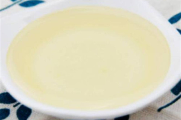 槐花蜜可以空腹喝嗎 槐花蜜什么時(shí)候喝最好 槐花蜜可以空腹喝嗎 槐花蜜什么時(shí)候喝最好